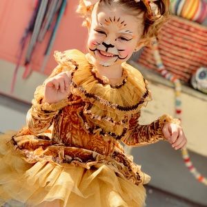 Girls lion dance costume